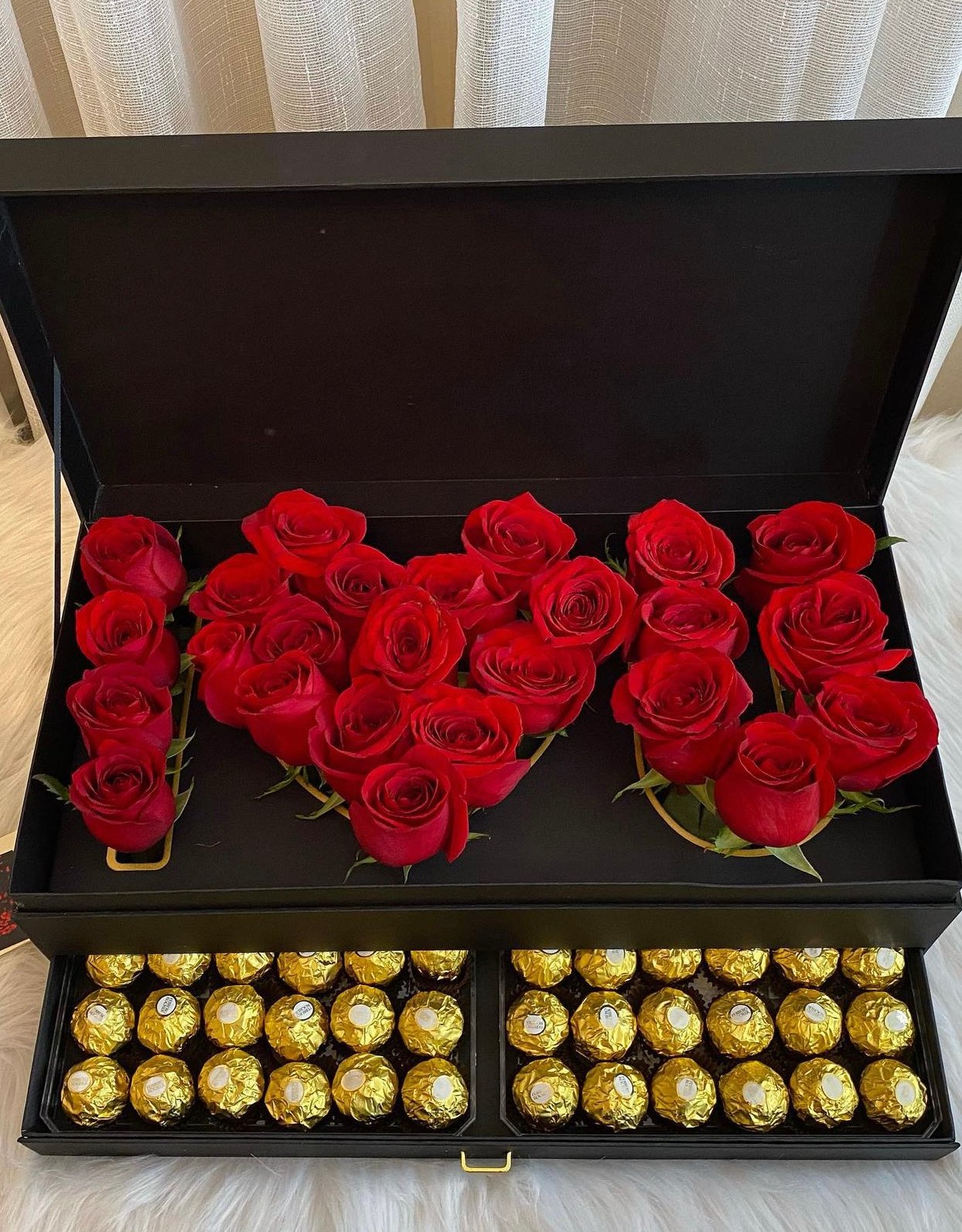 Fresh Roses & Chocolate Gift Box