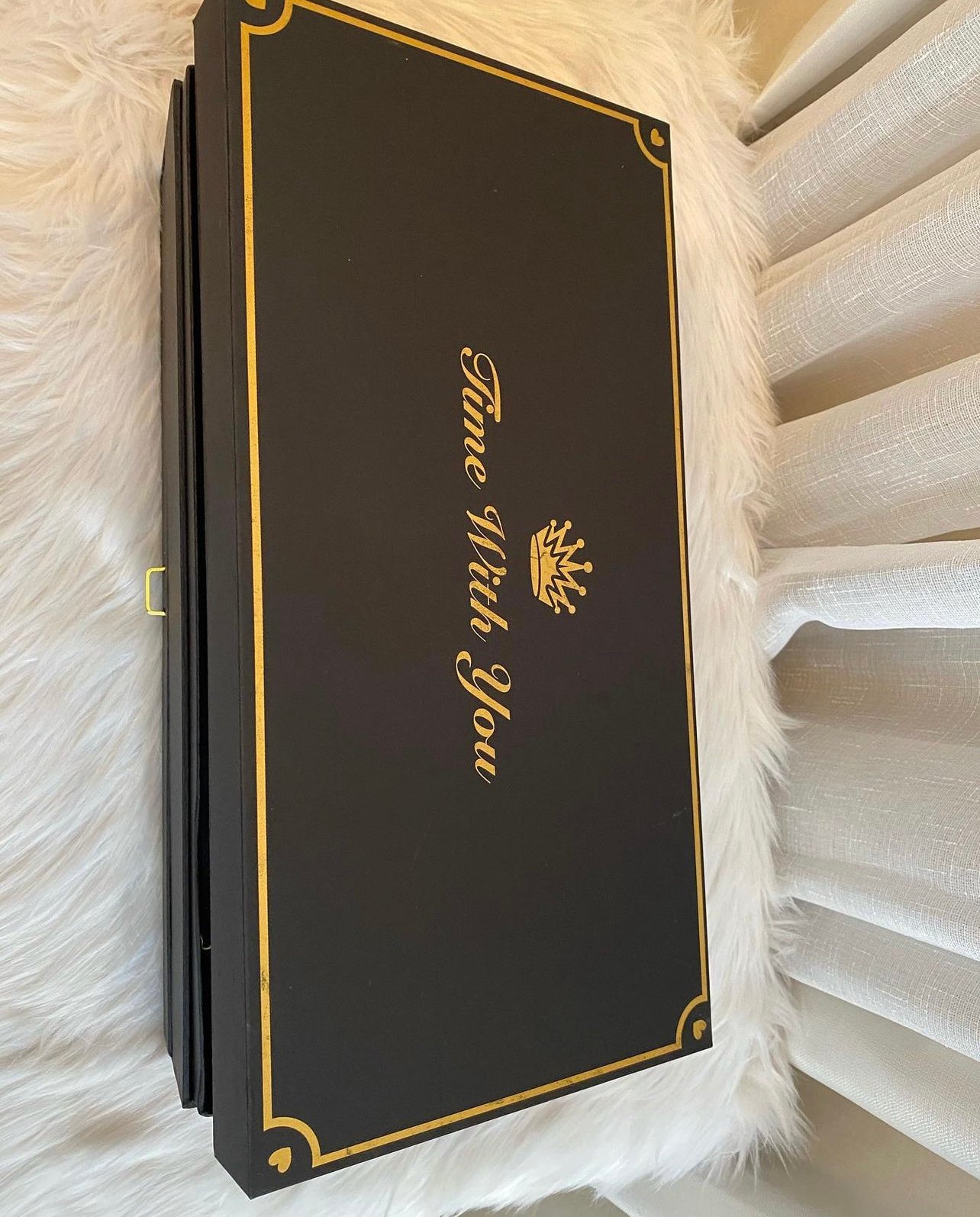 Fresh Roses & Chocolate Gift Box - Image 4